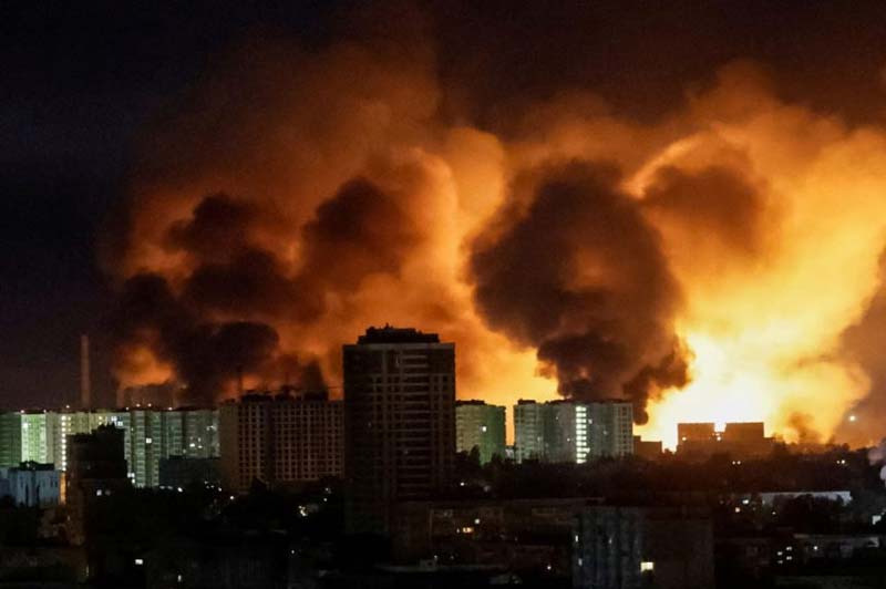 Rusia lanza ataques potentes con 90 misiles hipersónicos y 600 drones contra Kiev