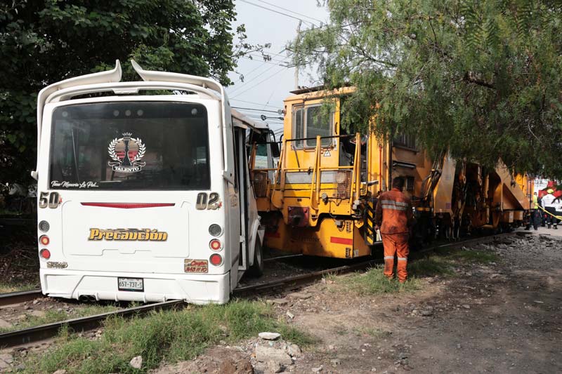 Ruta 50 que chocó contra tren en la Rivera Anaya no tenía permisos ni placas vigentes