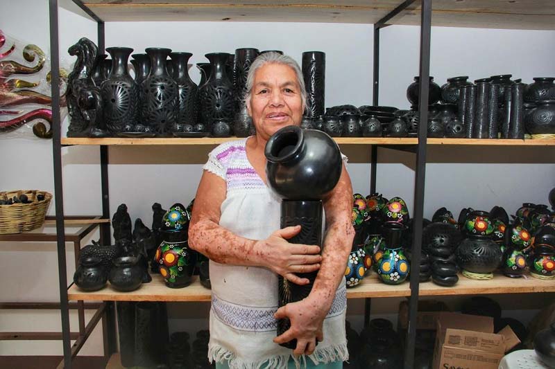 El encanto de Oaxaca está en San Bartolo Coyotepec y su barro negro