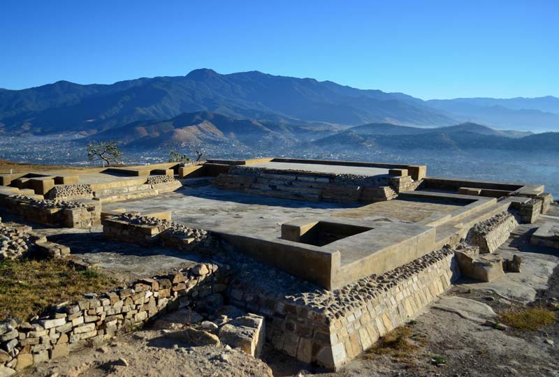 Santa María Atzompa, Oaxaca: historia zapoteca, barro verde y un mirador natural del Valle que te sorprenderá