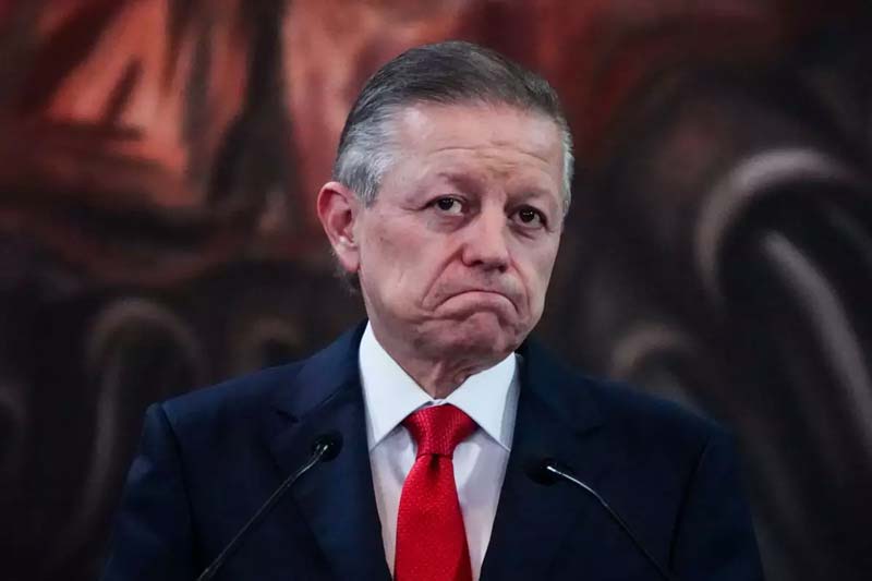 Scherer Ibarra sacude al poder con su libro Ni venganza ni perdón