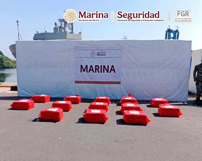 Semar decomisa 1.2 toneladas de cocaína en dos embarcaciones frente a Chiapas; 8 personas fueron capturadas