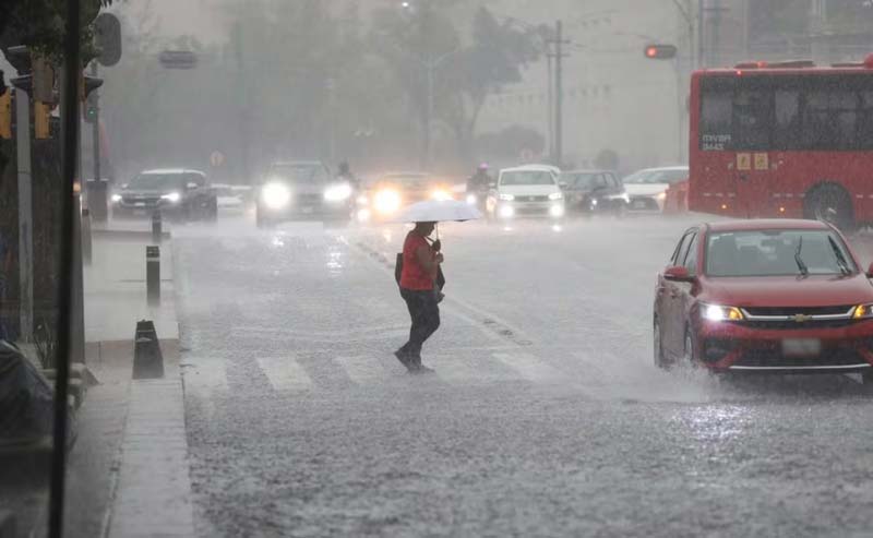 ¿Lloverá este sábado? SMN revela los estados con lluvias intensas y zonas bajo calor extremo