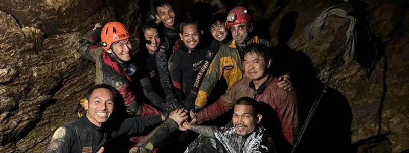 Sobrevivieron 10 días: el milagroso rescate de mineros en cueva de Laos