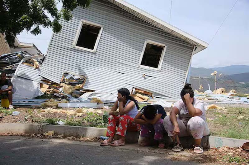 Suman 235 muertos por los terremotos en Venezuela, miles de heridos y cientos siguen atrapados