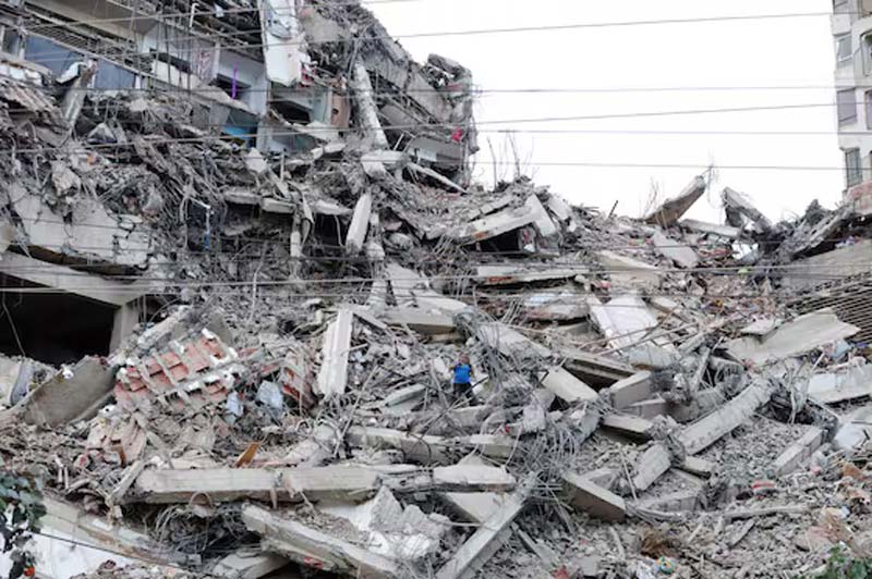 Suman 235 muertos por los terremotos en Venezuela, miles de heridos y cientos siguen atrapados