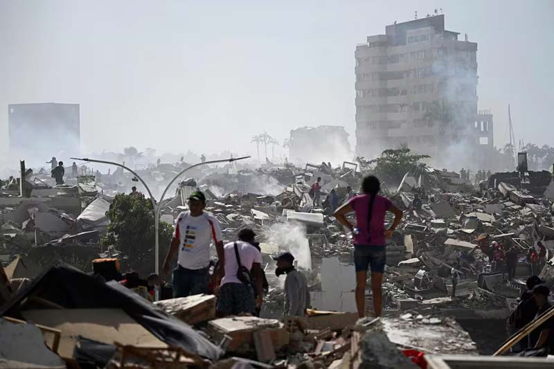 Suman 235 muertos por los terremotos en Venezuela, miles de heridos y cientos siguen atrapados