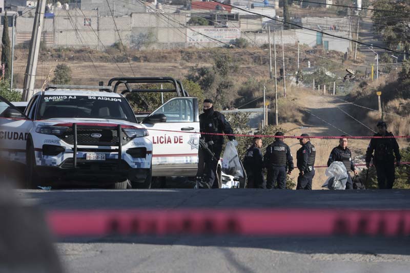 Tiran cuerpo embolsado con advertencias en Xochimehuacán