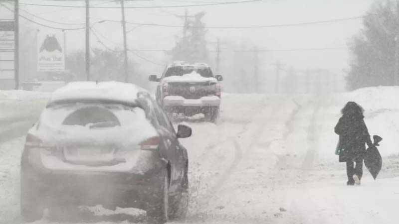 Tormenta invernal deja apagones y suspende miles de vuelos en EE. UU