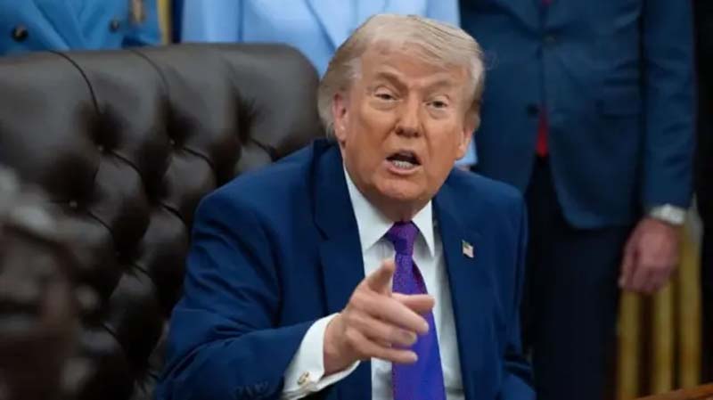 Trump endurece medidas contra migrantes y pone más trabas al envío de remesas