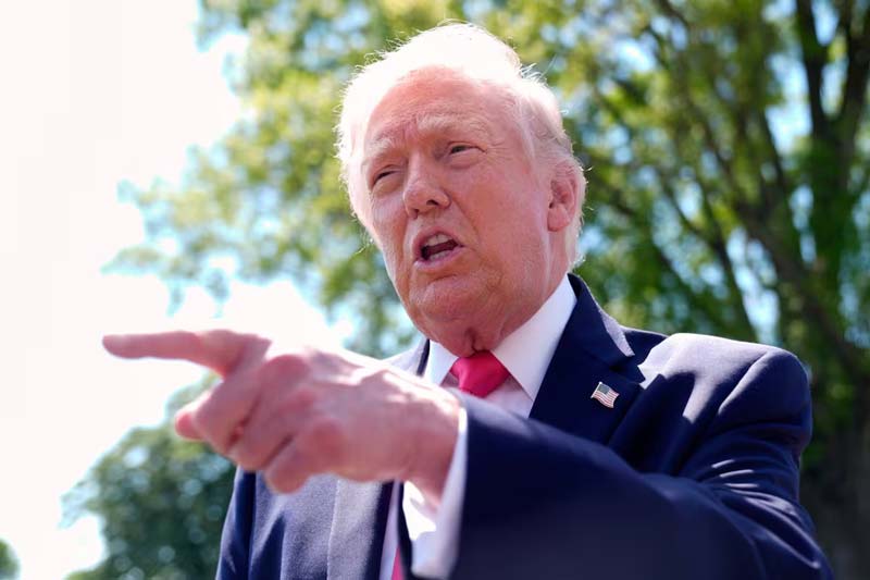 Trump ordena atacar barcos con minas en el Estrecho de Ormuz