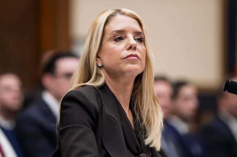 Trump releva a Pam Bondi como fiscal general de Estados Unidos