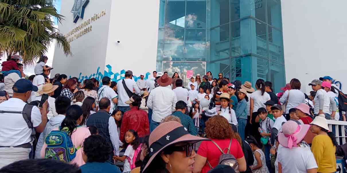Manifestación de vecinos de Cuautlancingo