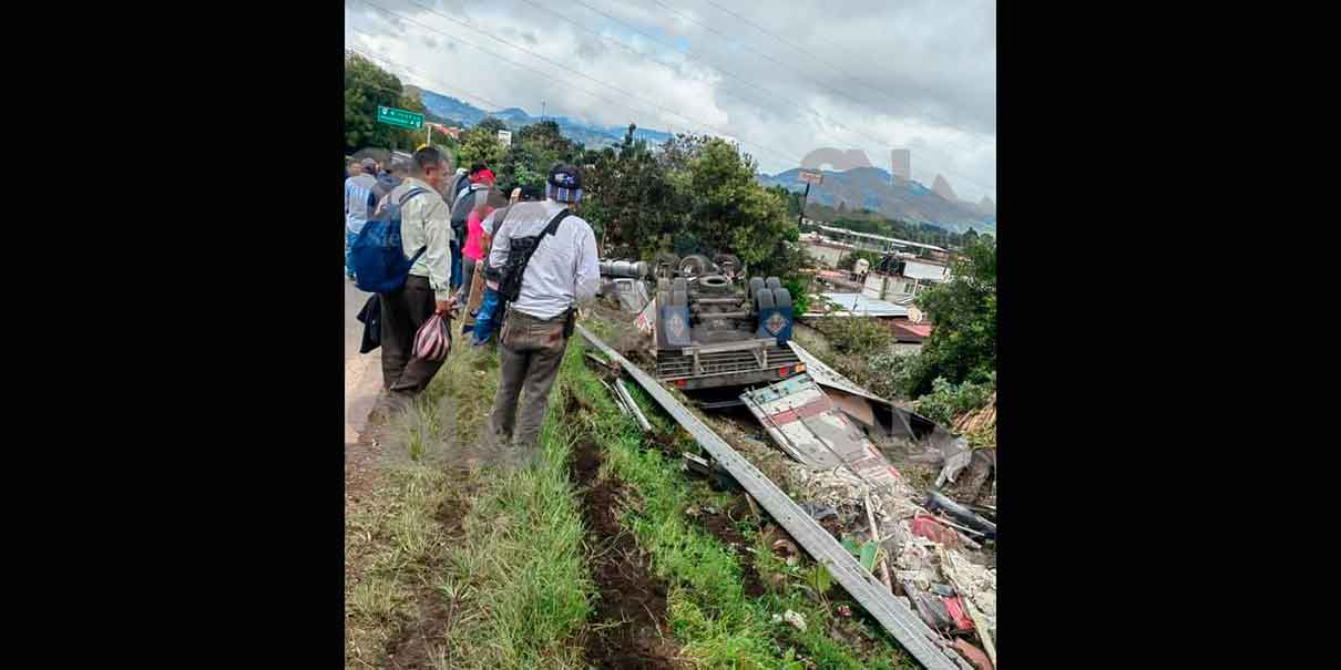 Volcadura en Huauchinango