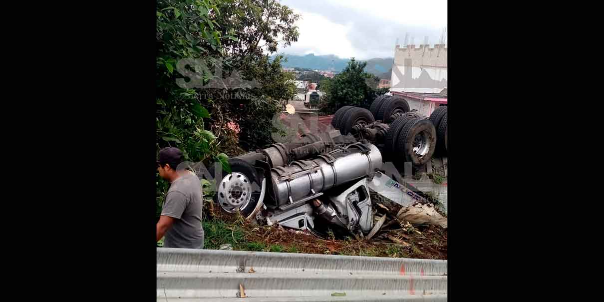 Volcadura en Huauchinango