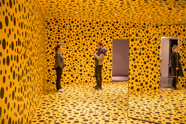  Yayoi Kusama