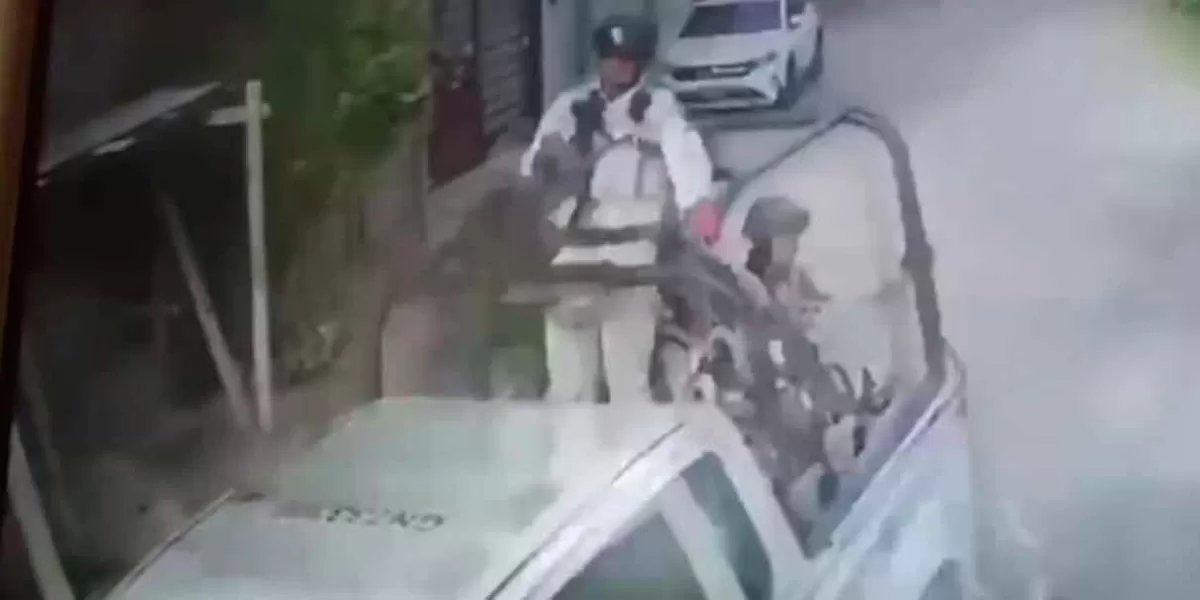 Captan a elementos de la Guardia Nacional atropellando a dos perros en Acapulco