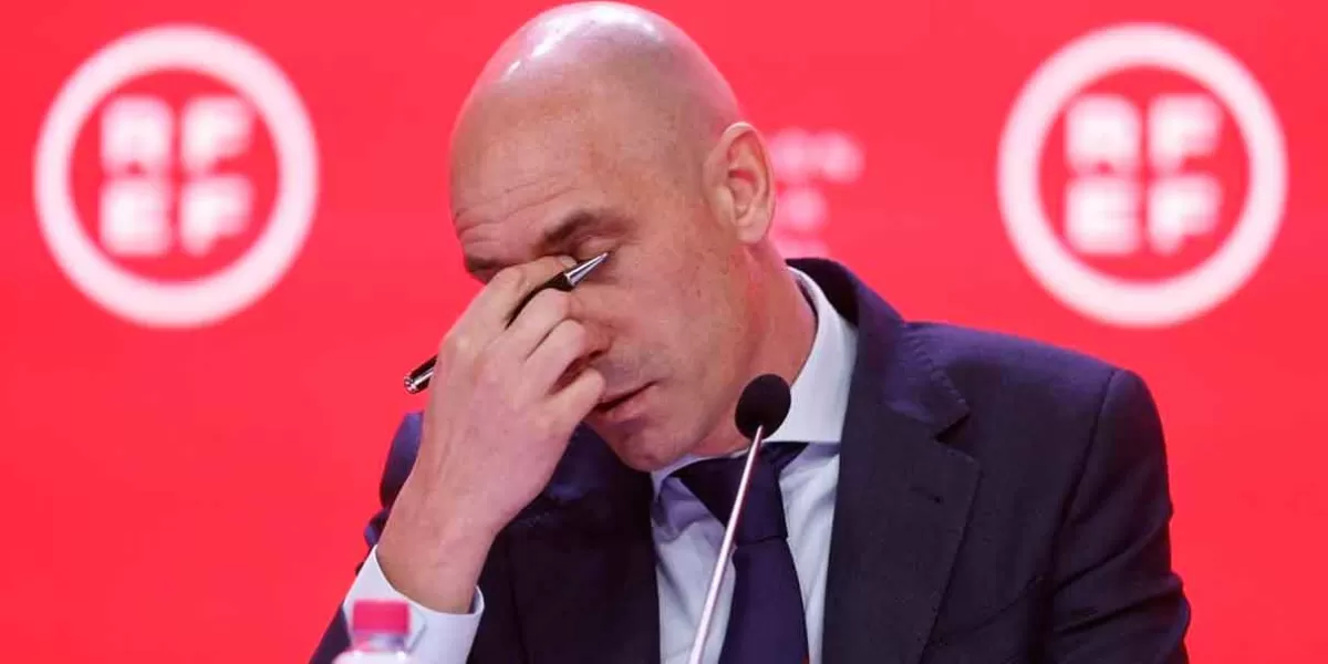 La FIFA suspende provisionalmente a Luis Rubiales por caso del beso forzado a Jennni Hermoso