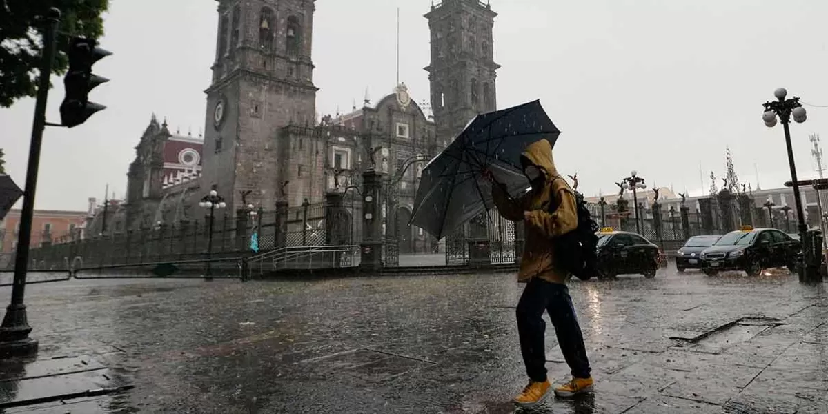 Pronostican lluvias con actividad eléctrica y caída de granizo para esta noche en Puebla