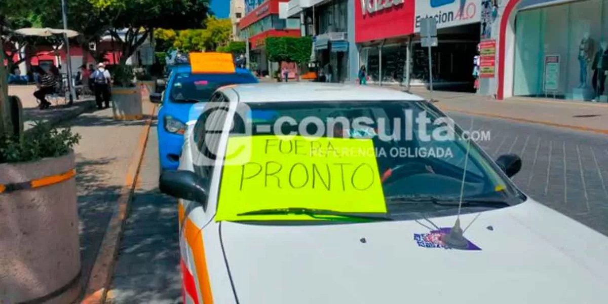 Por segundo día, taxistas de Tehuacán se manifiestan; piden la salida de plataformas