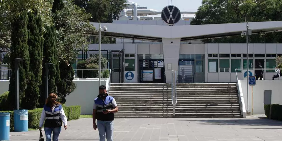 Se paralizó la producción en la armadora de Puebla; se le cayó el sistema a Volkswagen 