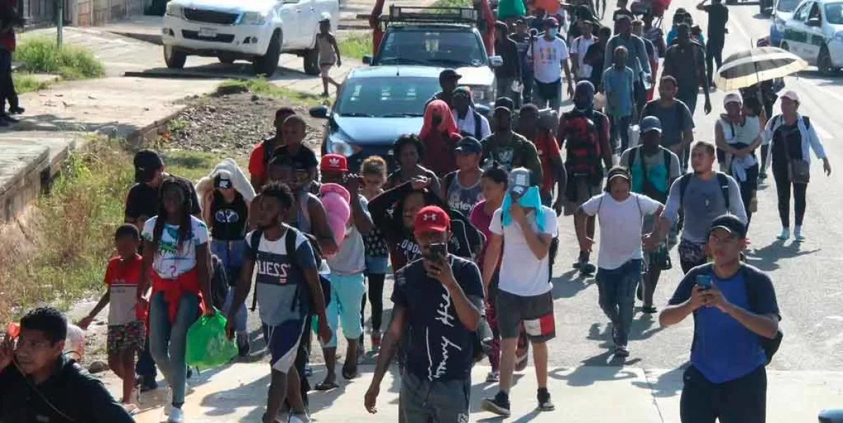Caravana de migrantes van rumbo a Acapulco para ayudar a los damnificados