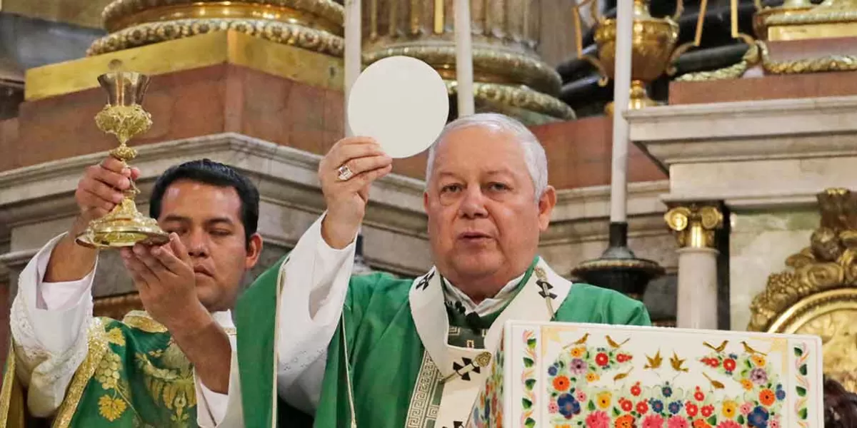 Se solidariza arzobispo de Puebla con damnificados de Acapulco