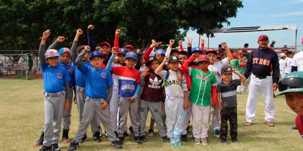 Exitosa justa beisbolera durante la Liga de Béisbol Infantil y Juvenil Mixtequitos en Izúcar