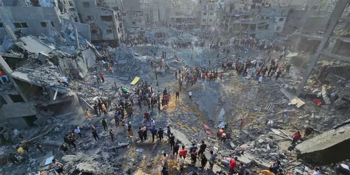 Ataca Israel la Ciudad de Gaza; decenas de miles han huido en los últimos días