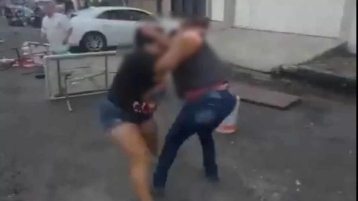 Veracruz. Mujeres pelean a golpes por un espacio en el tianguis de la Carranza en Boca del Río