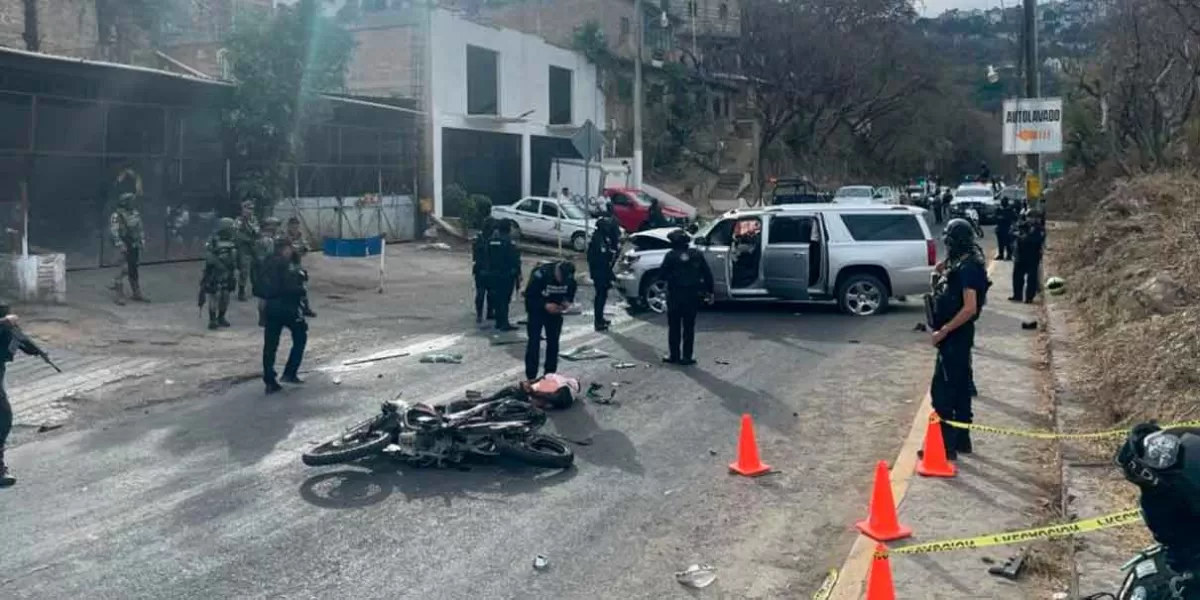 Balean camioneta en la que viajaba el alcalde de Taxco, Guerrero; resultó ileso
