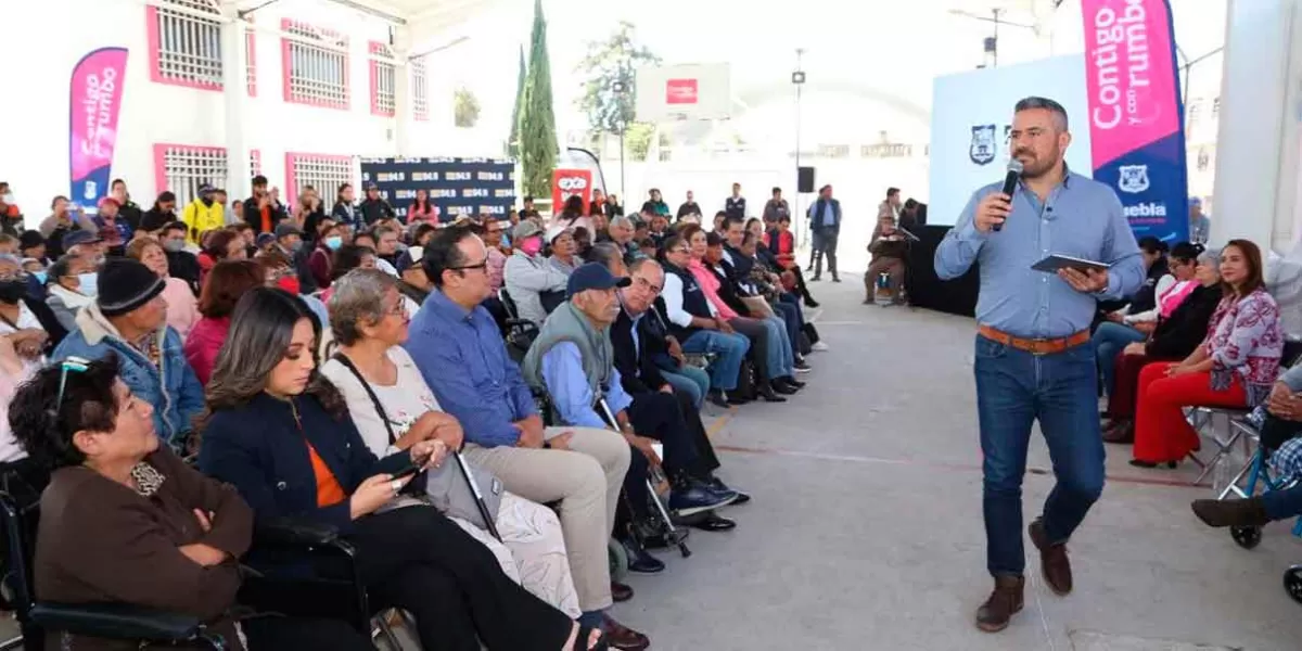 Ayuntamiento de Puebla entrega 155 aparatos funcionales y auditivos