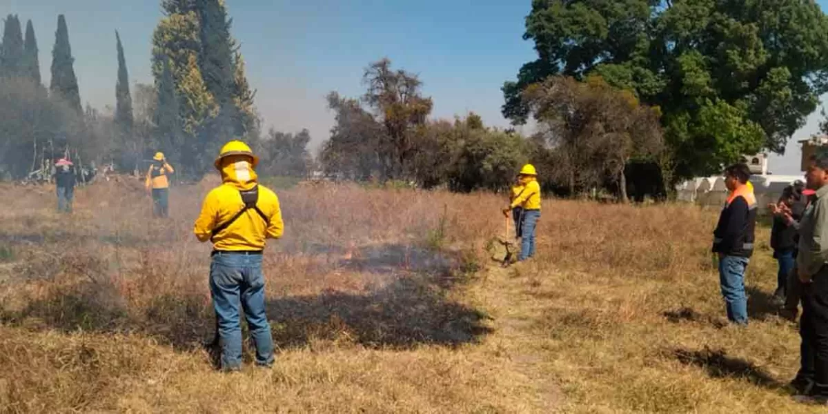 Ejidatarios de Chiautzingo son capacitados para evitar incendios forestales 