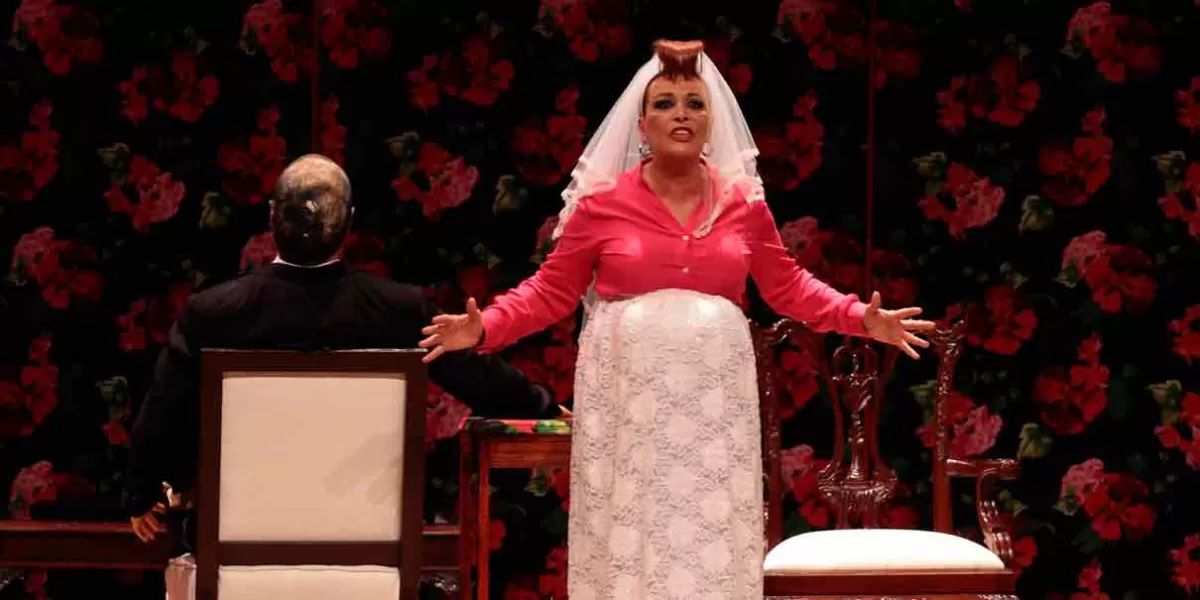 Sylvia Pasquel actúa “No seré feliz, pero tengo marido” en el Teatro Principal
