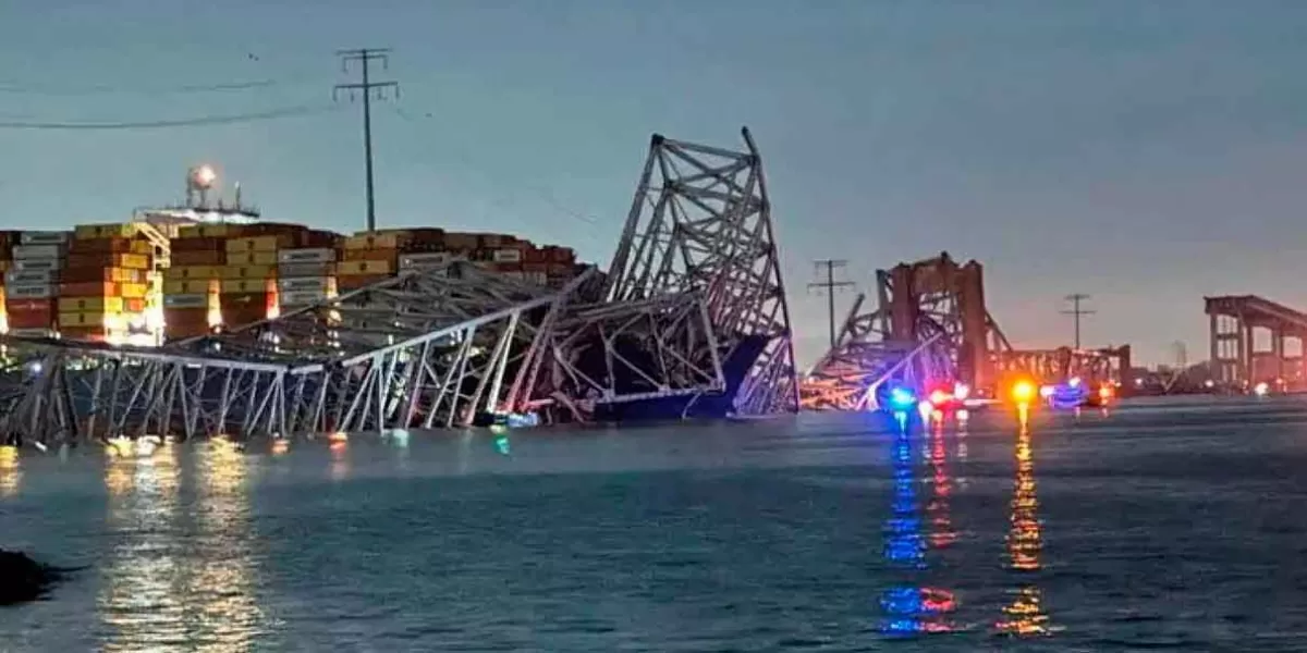 Barco tumba el puente más largo de Baltimore; autos caen al río