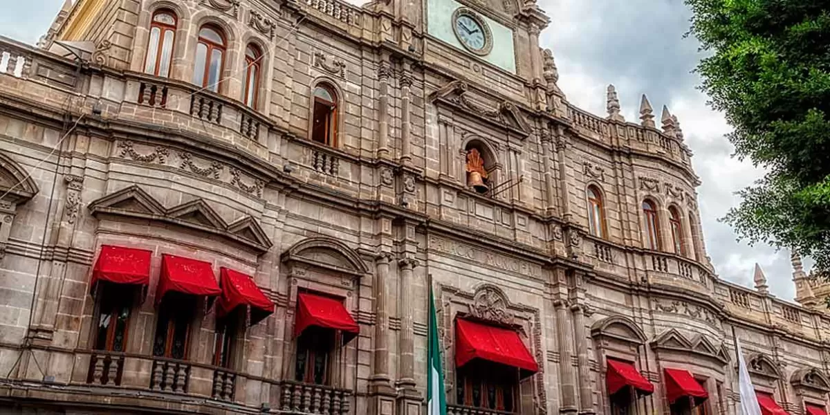 Los relevos asumieron cargos en el Ayuntamiento de Puebla