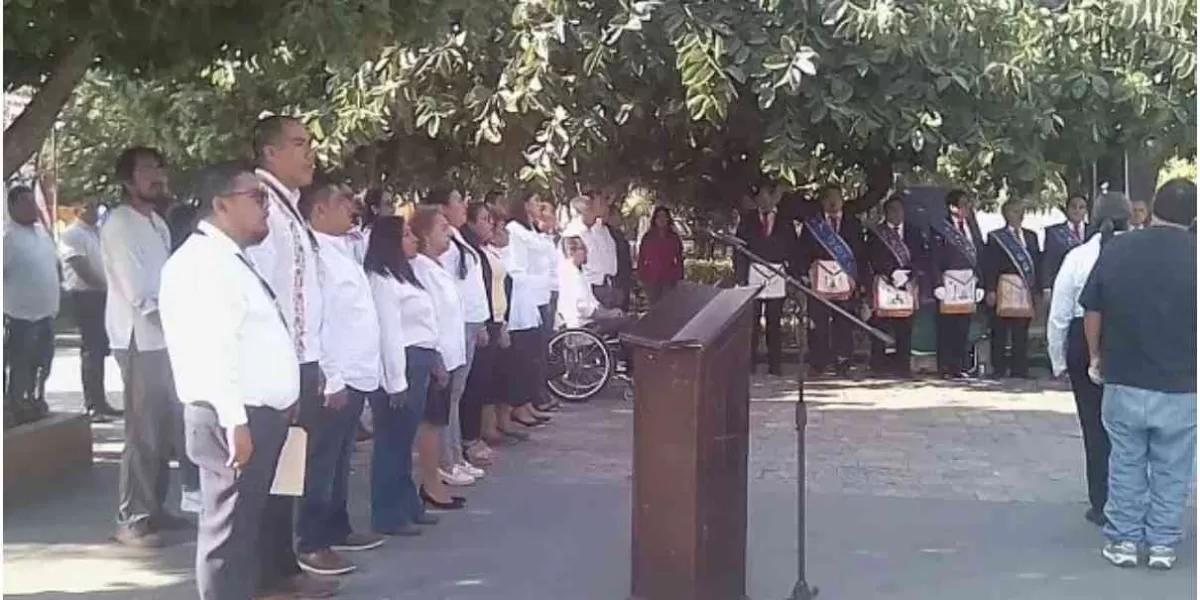 En Izúcar, celebran 218 aniversario de Benito Juárez