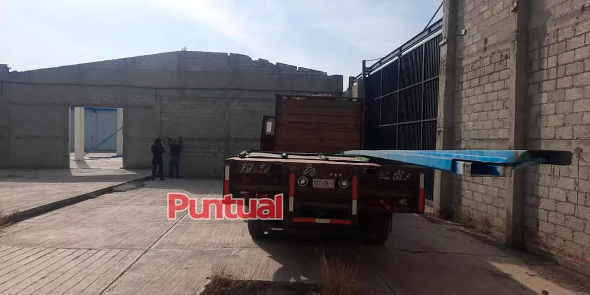 Detiene Policía Municipal de Huejotzingo a cinco sujetos por robar laminas