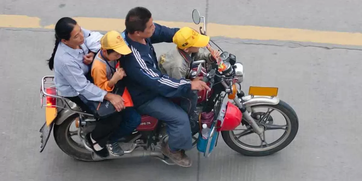 Aprueban diputados reforma que prohíbe a menores de 12 años el uso de motocicletas