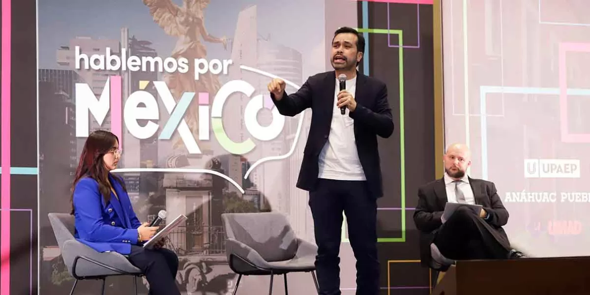 Mantenimiento a escuelas, promete Máynez en foro “Hablamos por México” en Upaep