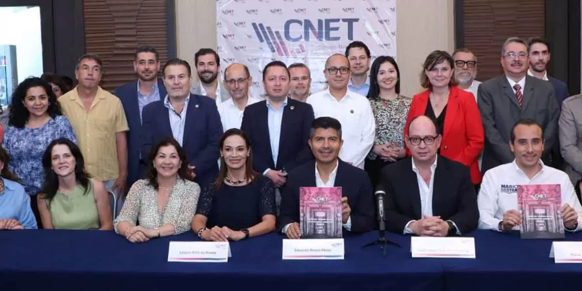 Lalo Rivera acude a reunión con miembros del CNET para impulsar el sector turístico