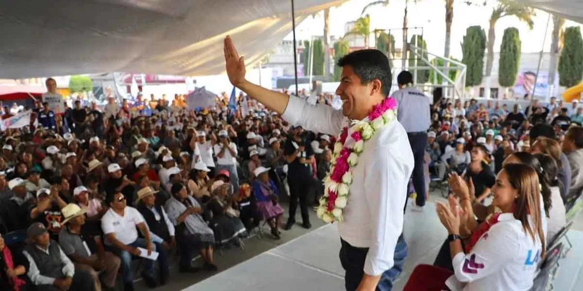 Lalo Rivera se compromete a pavimentar 6 mil calles