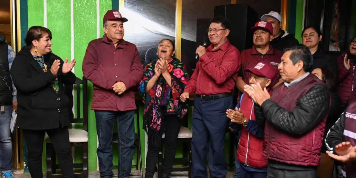 Rogelio López recorre colonias de Huauchinango para difundir sus propuestas