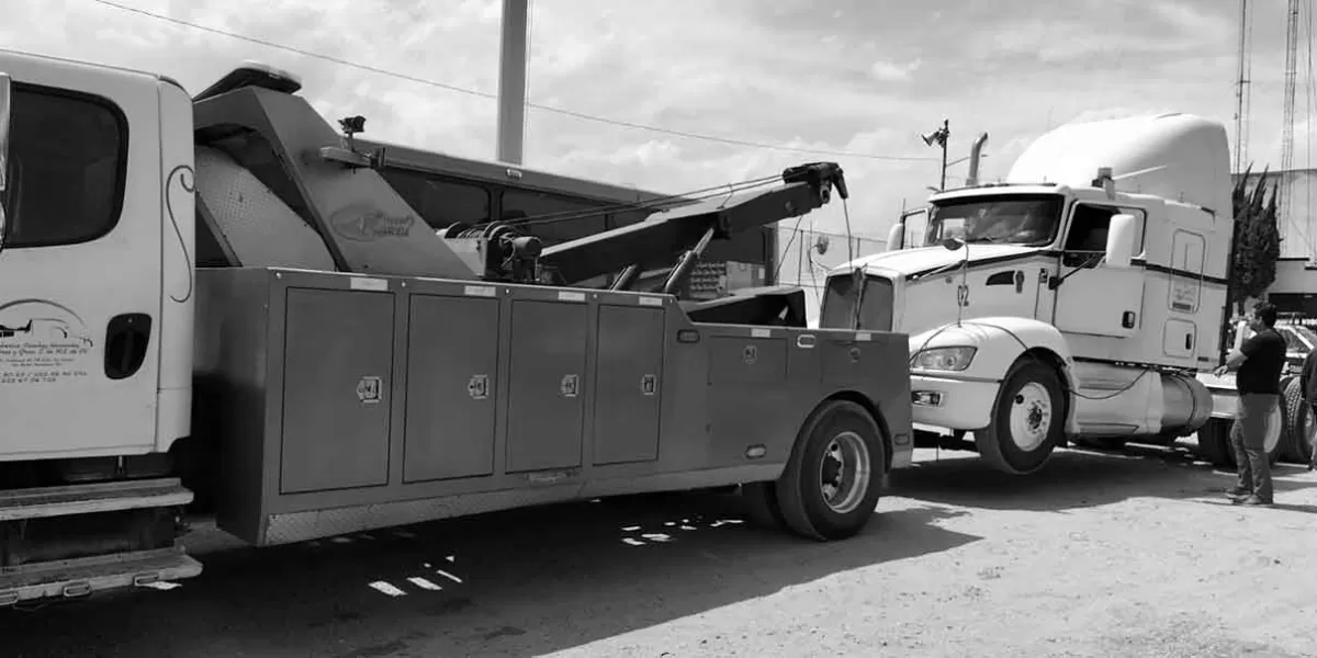 Detienen a dos hombres en Texmelucan por robar camión e inhibir señal