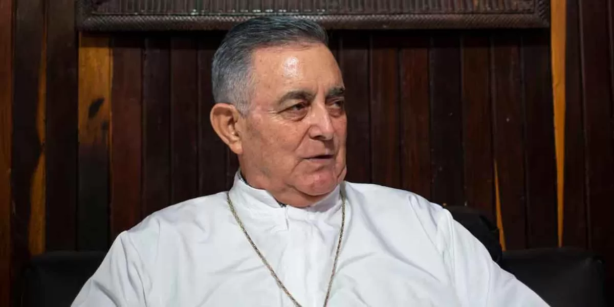 Contradicen a fiscal: Obispo Salvador Rangel entró por su propio pie a un motel