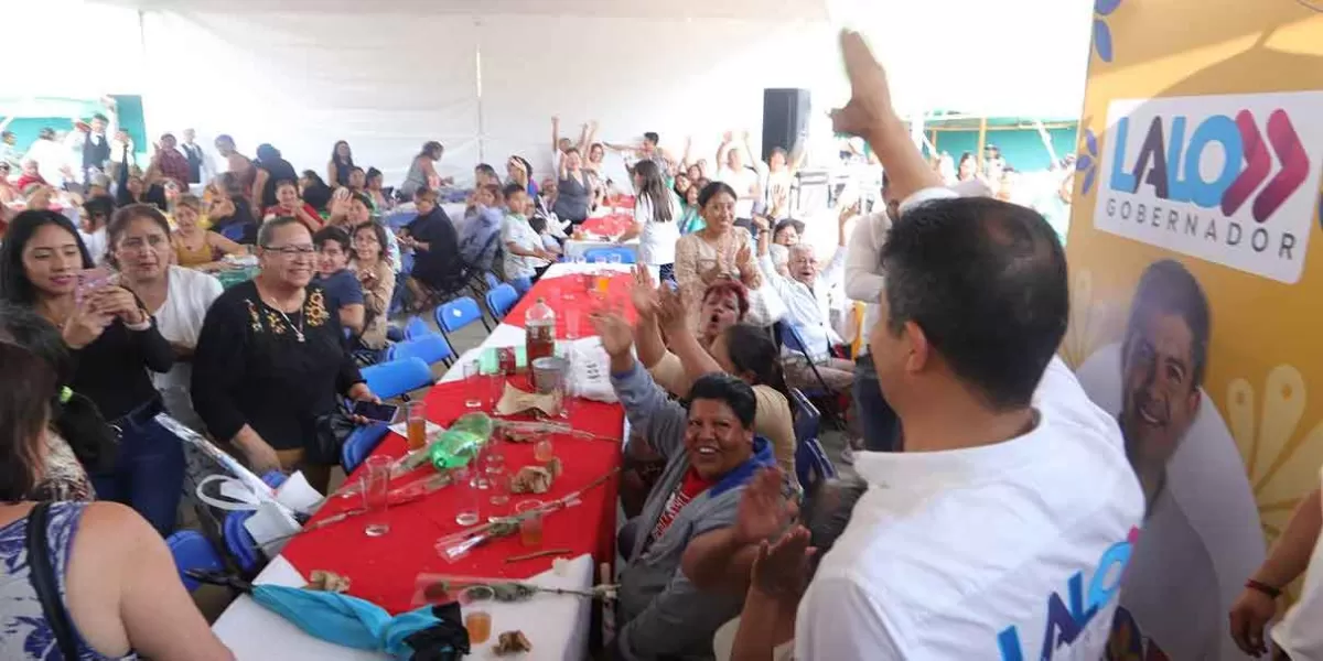 Lalo Rivera se reúne con madres de familia y recolectores voluntarios