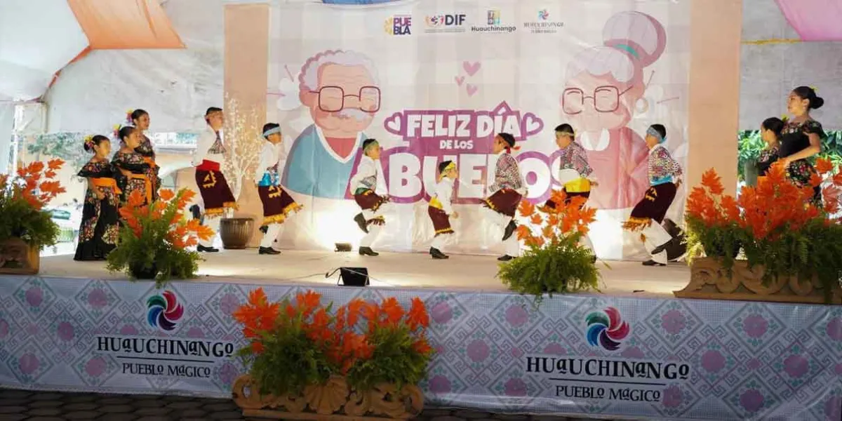 Abues de Huauchinango fueron festejados por las autoridades municipales