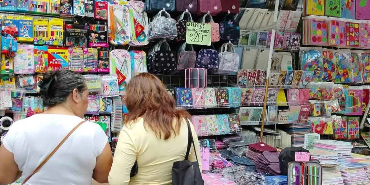 Sorprende a padres alza en precios de útiles ante inicio de ciclo escolar