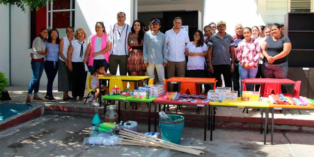 Izúcar recibió mobiliario y material escolar para CAIC's