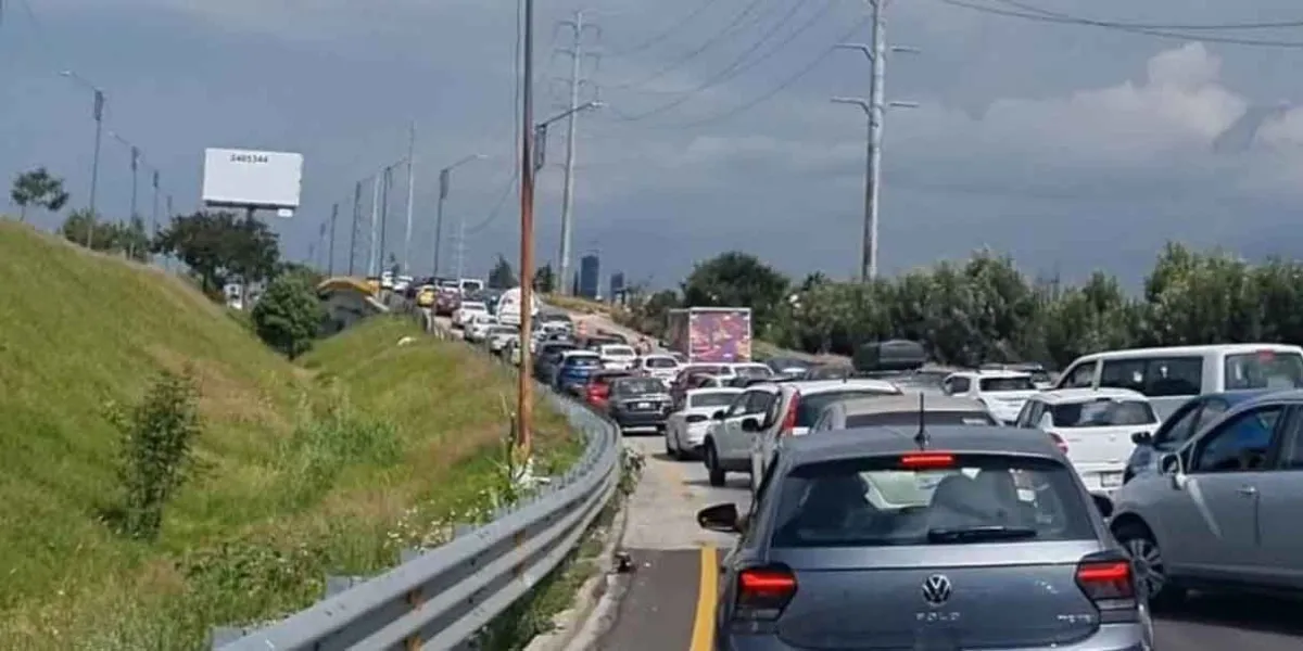 Por huir con tráiler robado RATAS provocaron carambola en Periférico